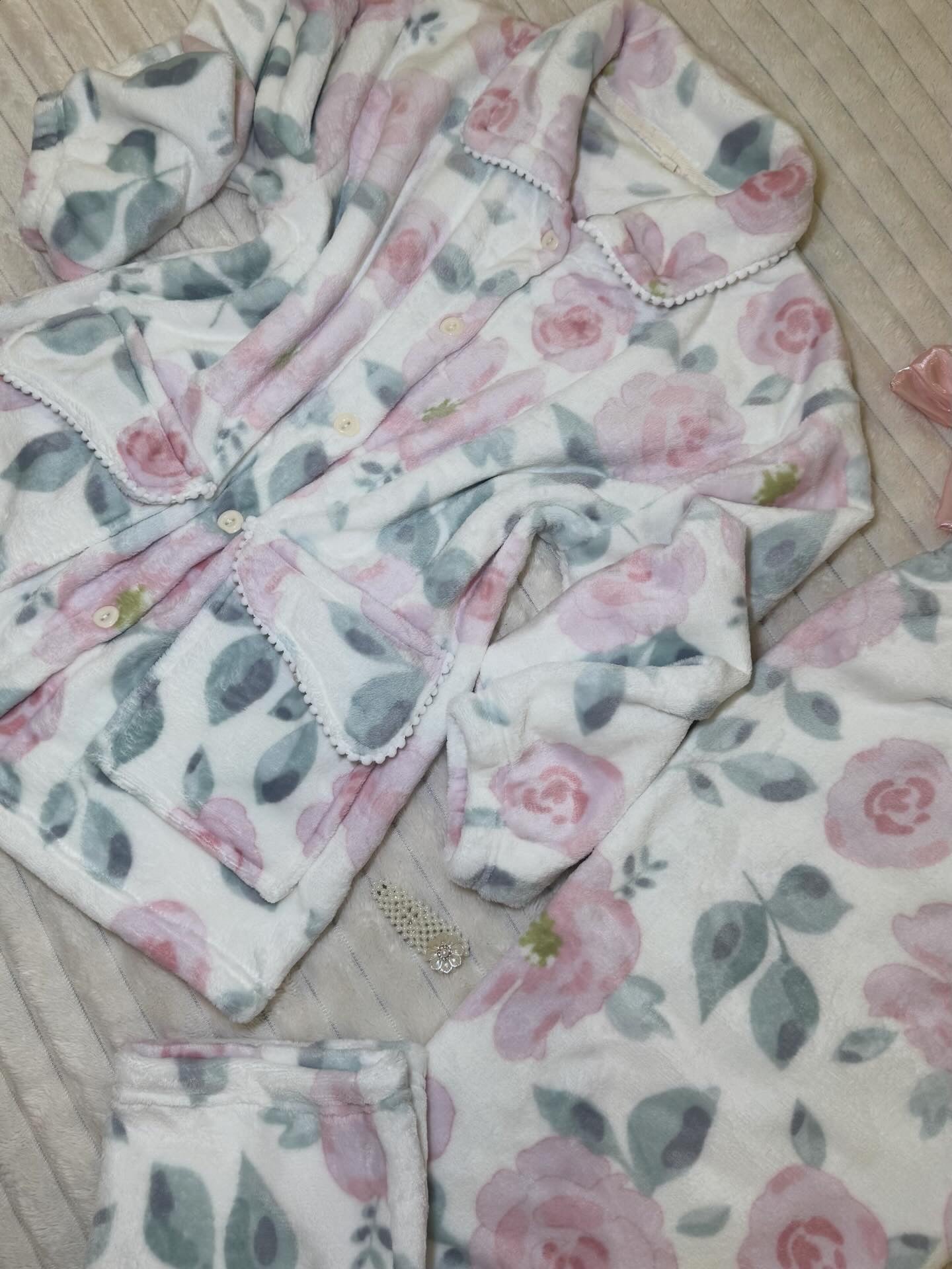 Floral velvet pajama