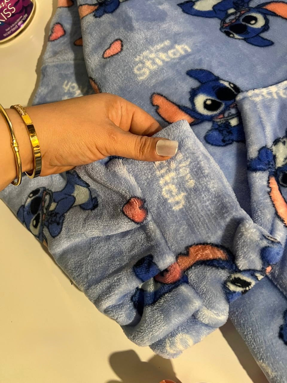 Stitch winter cash