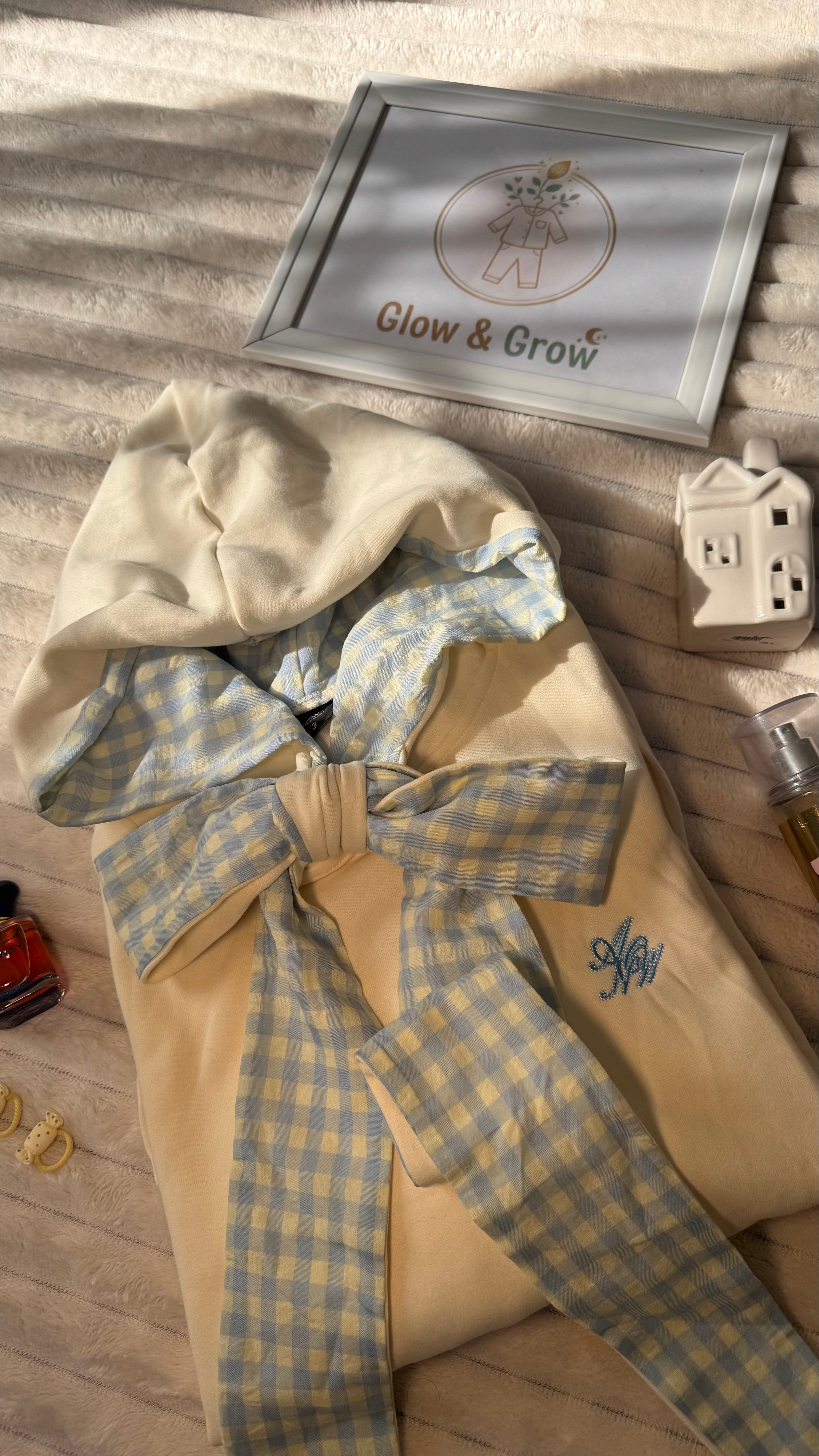 Hoodie with Gingham Bow 🇰🇷