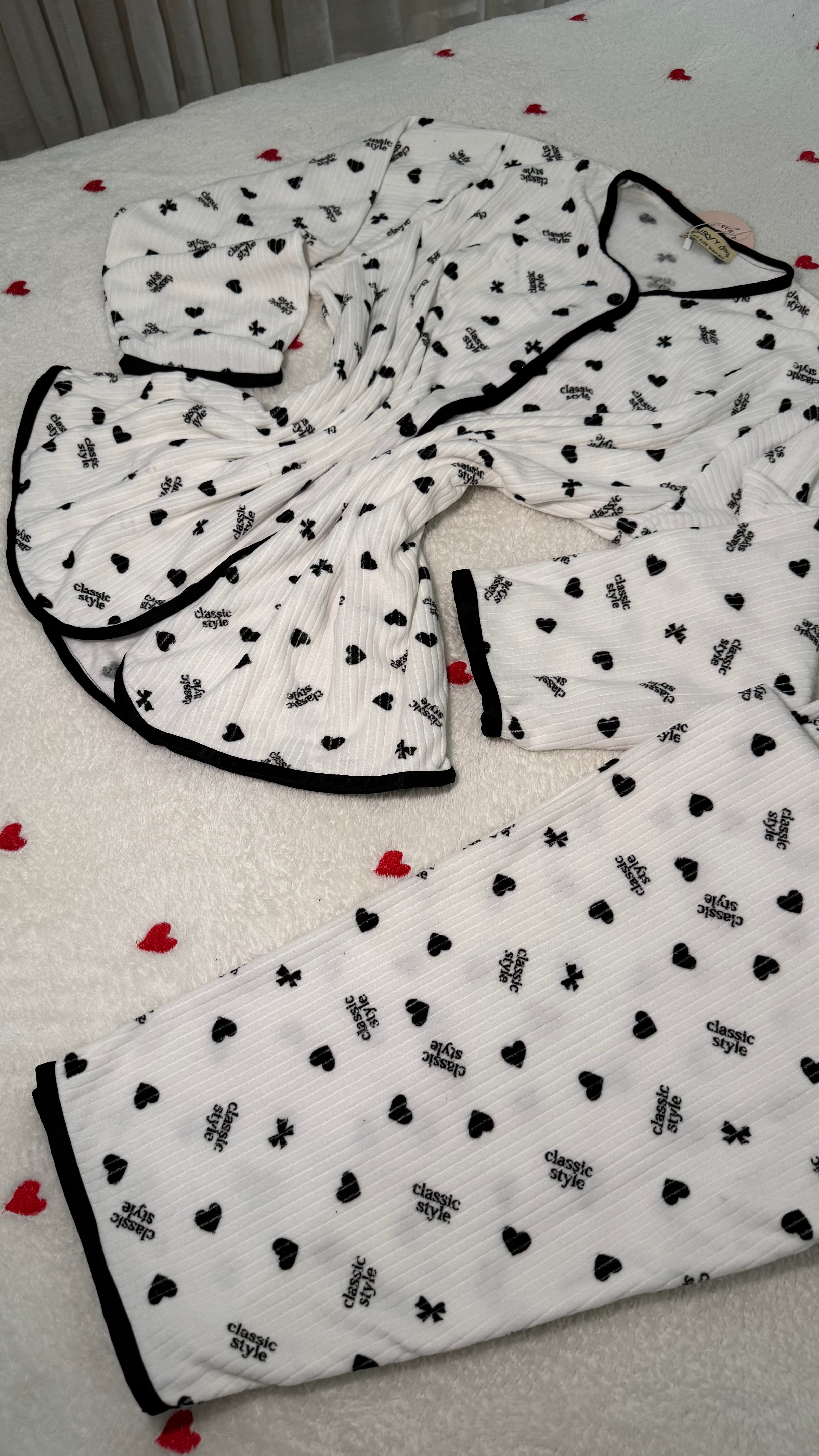 Hearts pajama 🖤🤍🫰🏻