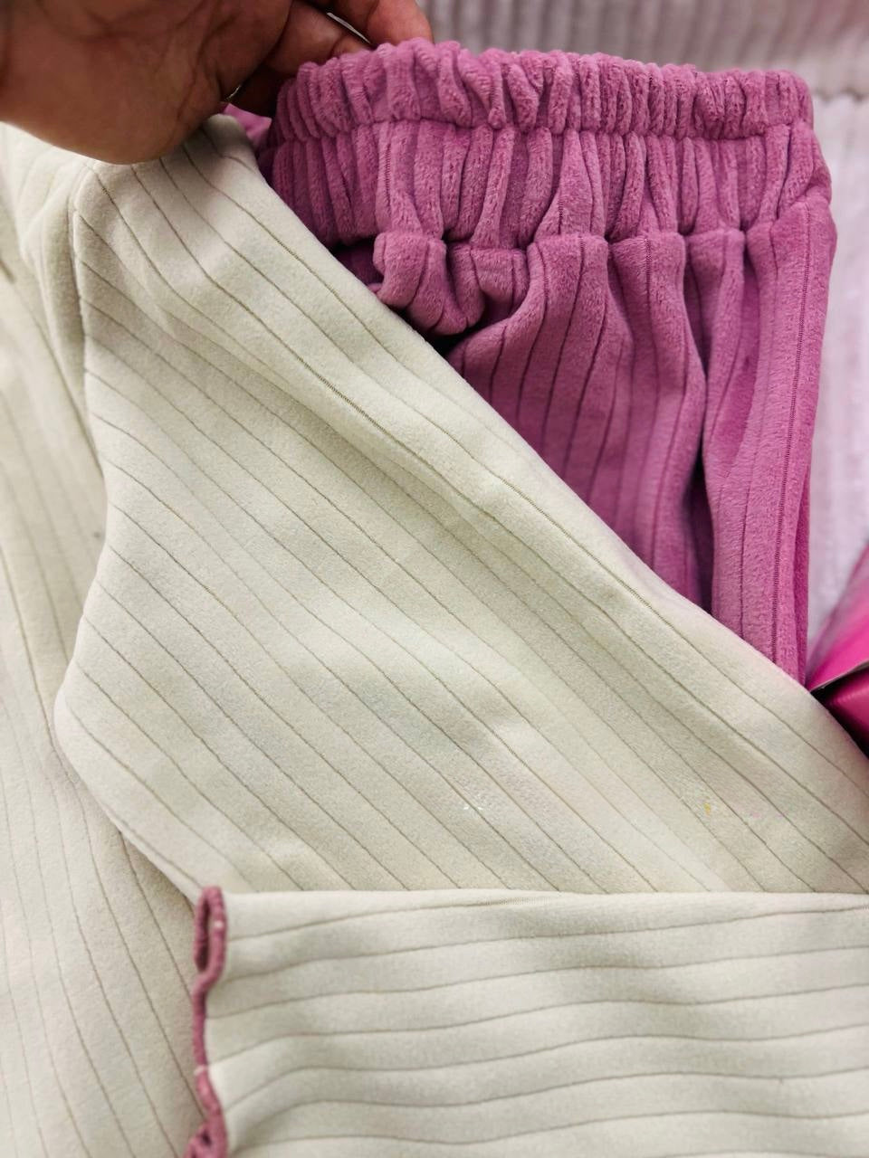 Ribbed Velvet lining