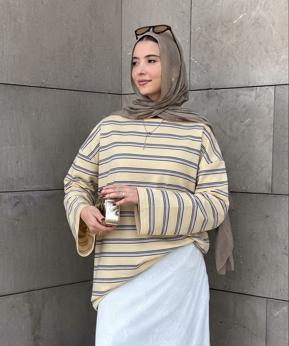 Elegant Striped T-shirt 💛🫰🏻