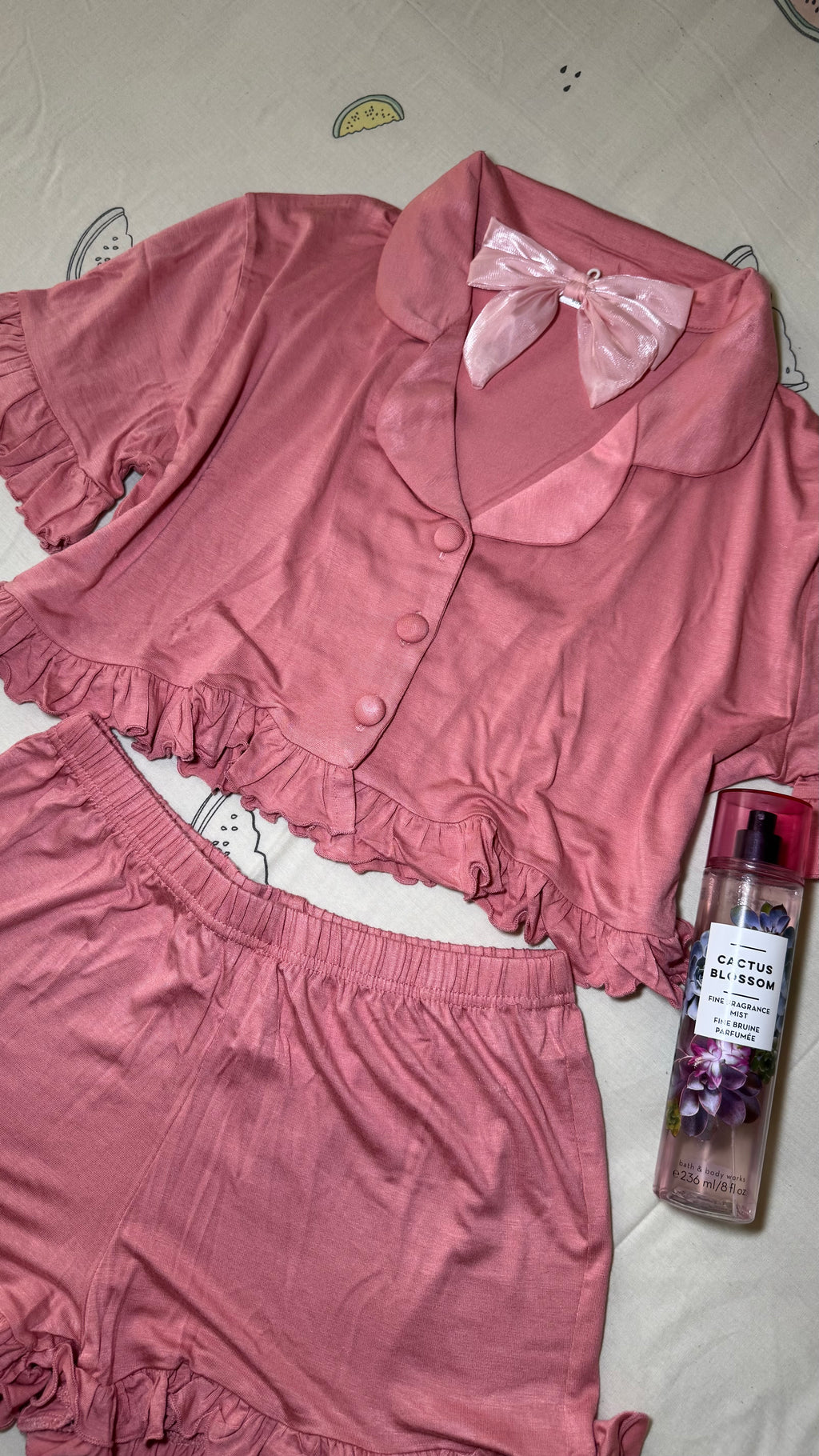 Ruffles pajamas 🩷💛