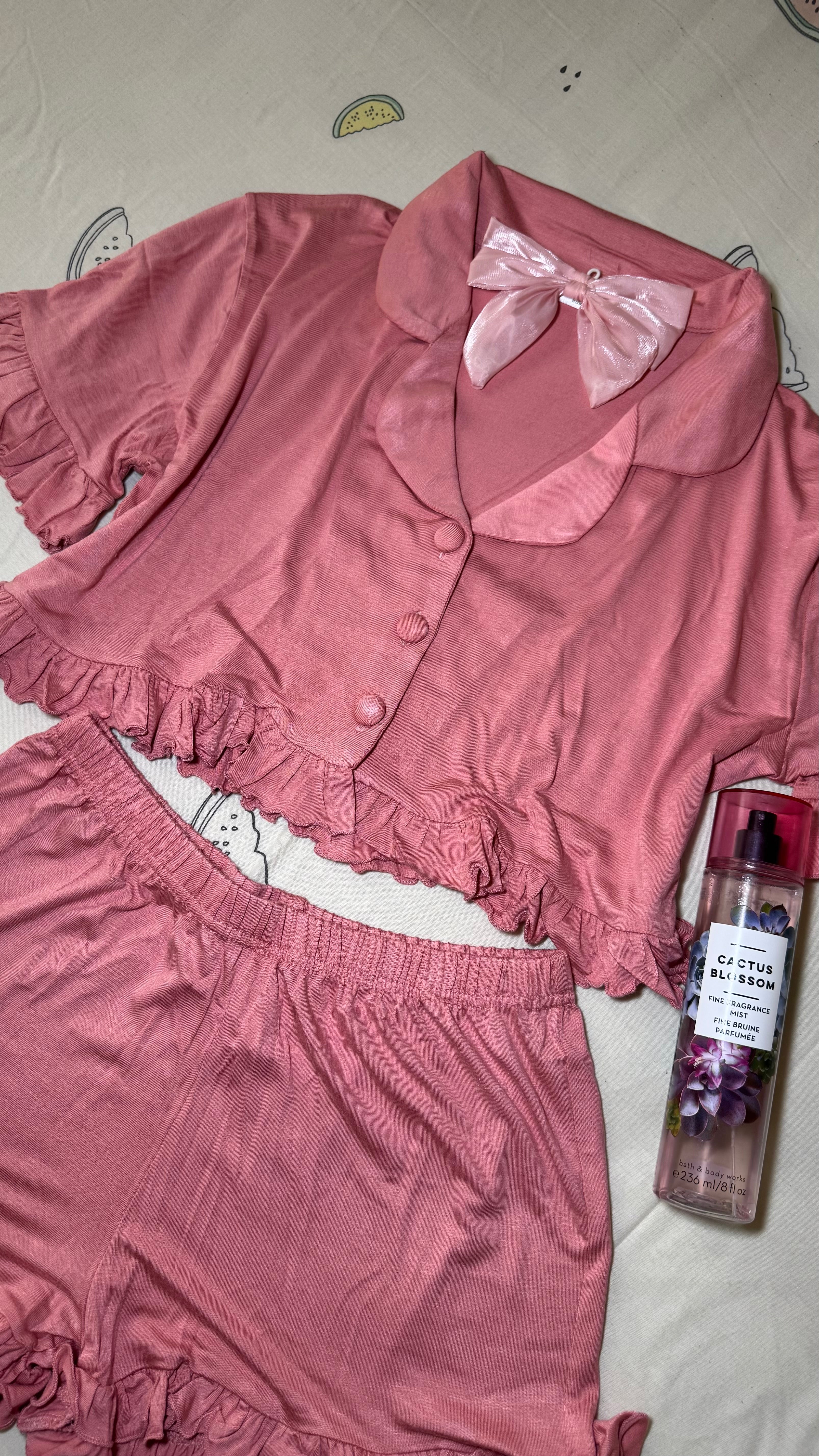 Ruffles pajamas 🩷💛