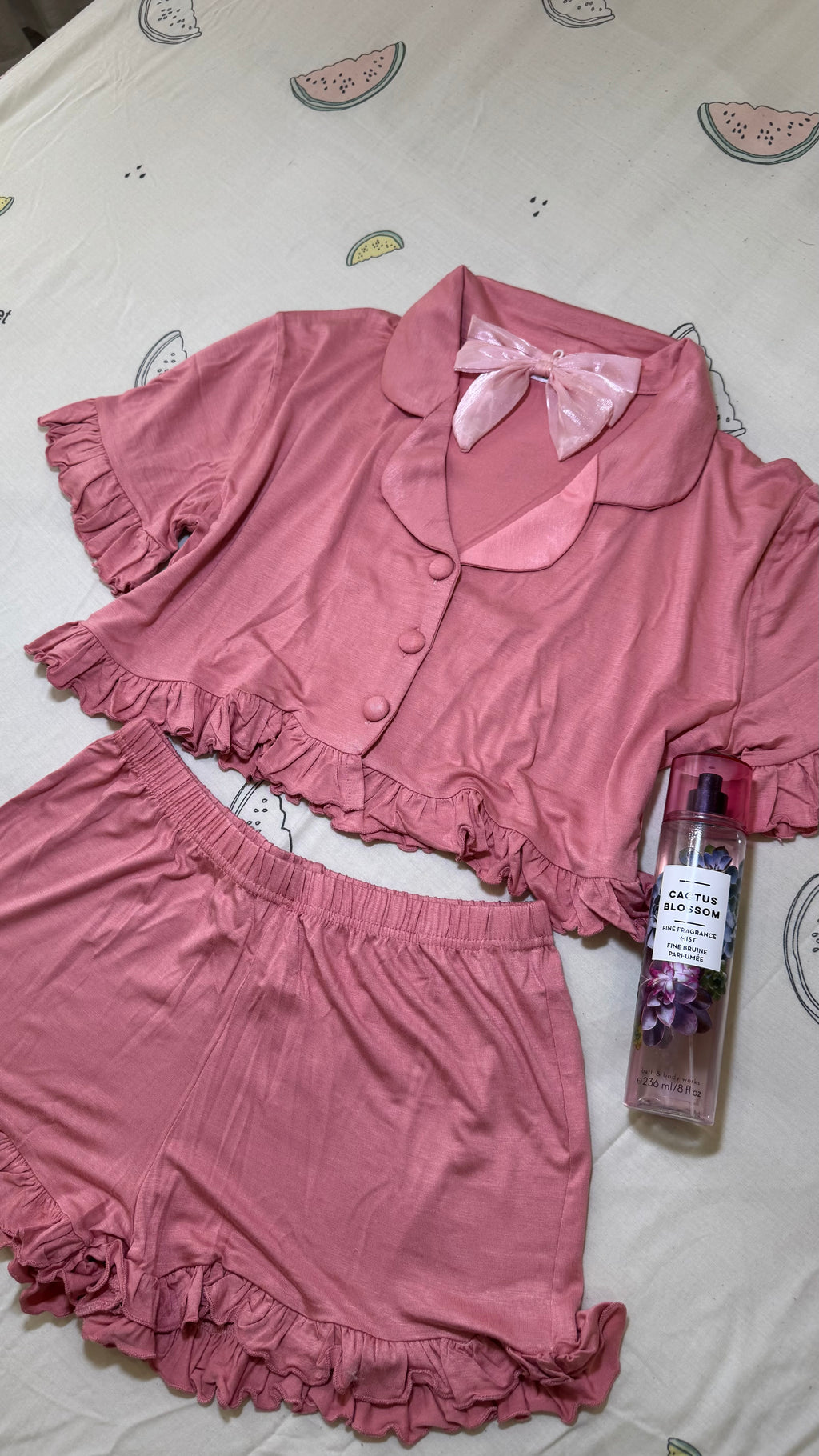 Ruffles pajamas 🩷💛